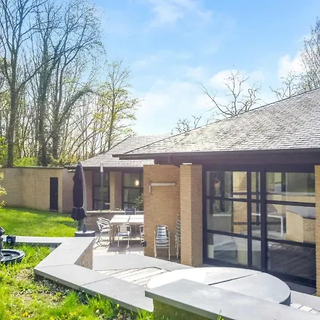 Villa Picturesque With Swimming Pool
