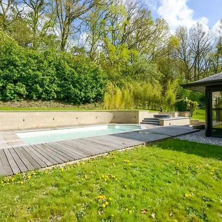 Picturesque With Swimming Pool فيلة