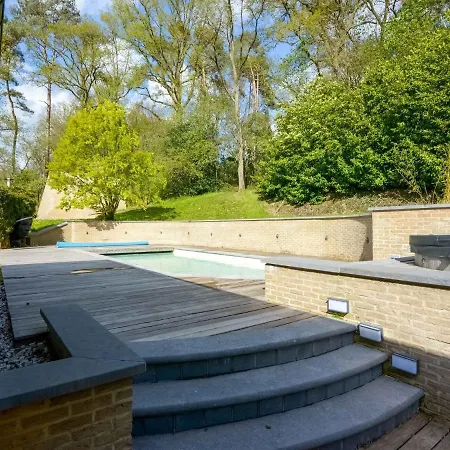 Picturesque With Swimming Pool فيلة
