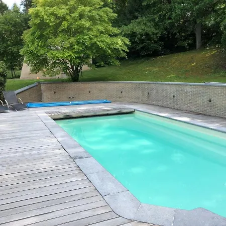 Picturesque With Swimming Pool فيلة Bierges